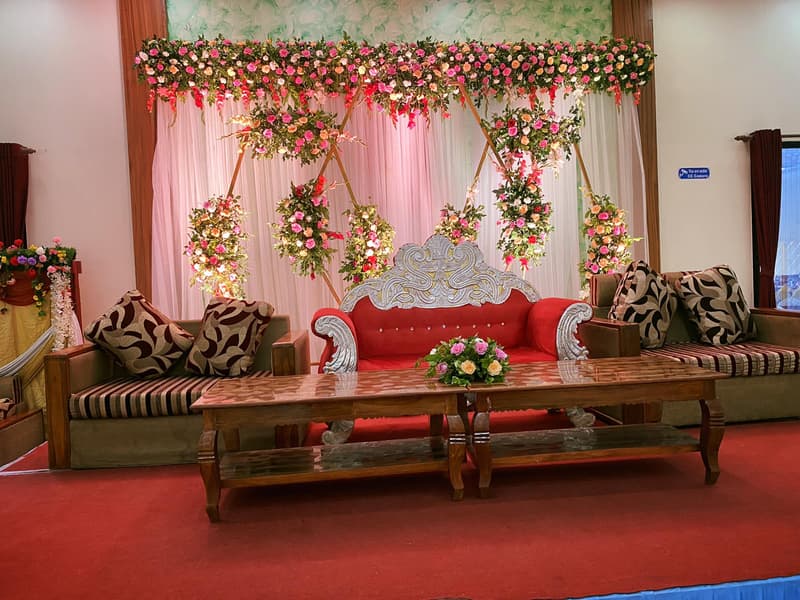 Wedding table setting with flowers